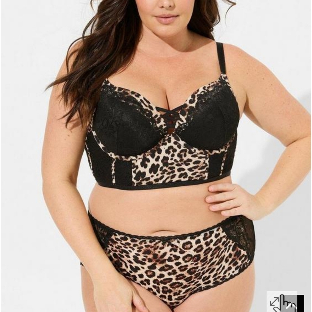 XO Plunge Push-Up Bra NWT
